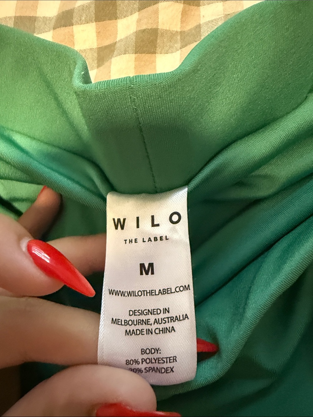 Green athletic skirt and sports bra - Picture 2 of 2